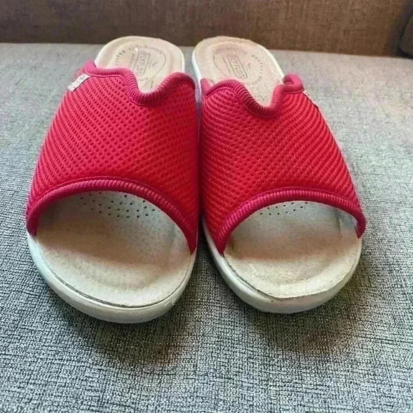 Fly Flot Sandals Women's Size US 10.5 Red Mesh Anti Shock Comfort Anatomi - Picture 2 of 7